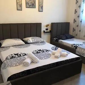 Pensión Fati, Durrës